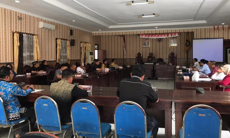 Rapat pembahasan pembentukan Provinsi Kotawaringin Raya di DPRD Kotim, Selasa (17/12/2019) dinihari