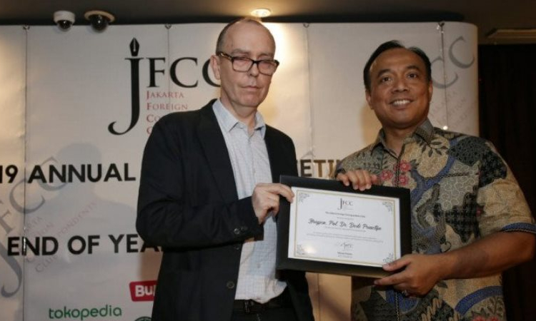 Mantan Kepala Biro Penerangan Masyarakat Divisi Humas Polri Brigadir Jenderal Dedi Prasetyo terpilih sebagai penerima penghargaan Outstanding Spokesperson-Jakarta Foreign Correspondents Club (JFCC) tahun 2019
