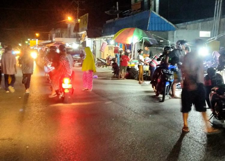 Sejumlah pedagang luar daerah kini mulai mengisi lapak Pasar Tungging di kota Pulang Pisau, Rabu (29/7/2020) malam