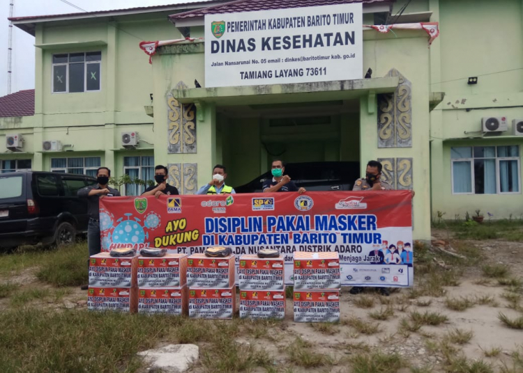 Acara penyerahan 5000 unit masker dari PT PAMA dan PT KPP Distrik PT Adaro Indonesia