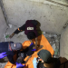 Personel Inafis Polresta Palangka Raya saat mengevakuasi jenazah korban yang terjatuh di lorong lift Masjid Kubah Kecubung Palangka Raya