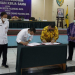 Walikota Palangka Raya Fairid Naparin saat menandatangani nota kerjasama dengan BPJS Ketenagakerjaan yang bertempat di Aula gedung Palampang Tarung, Rabu (18/11/2020)