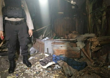 Korban Sopingi (58) ditemukan tak bernyawa di belakang rumahnya