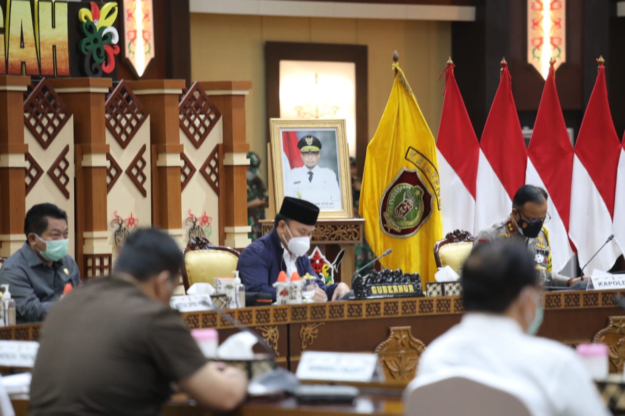 Gubernur Kalteng H. Sugianto Sabran Saat Pimpin Rapat Koordinasi