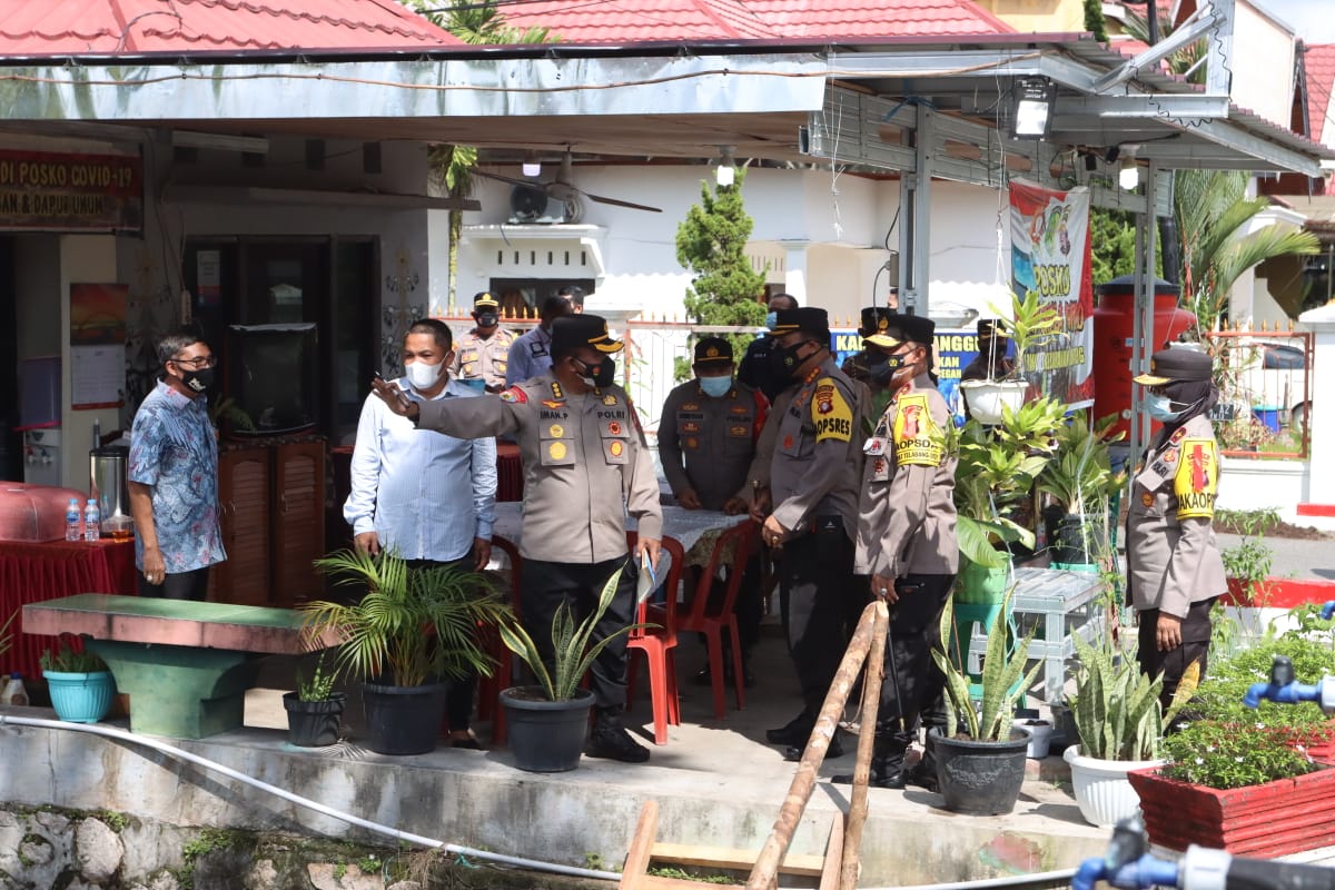 Kapolda Irjen Pol Dedi Prasetyo Saat Pengecekan Di Posko Ppkm 