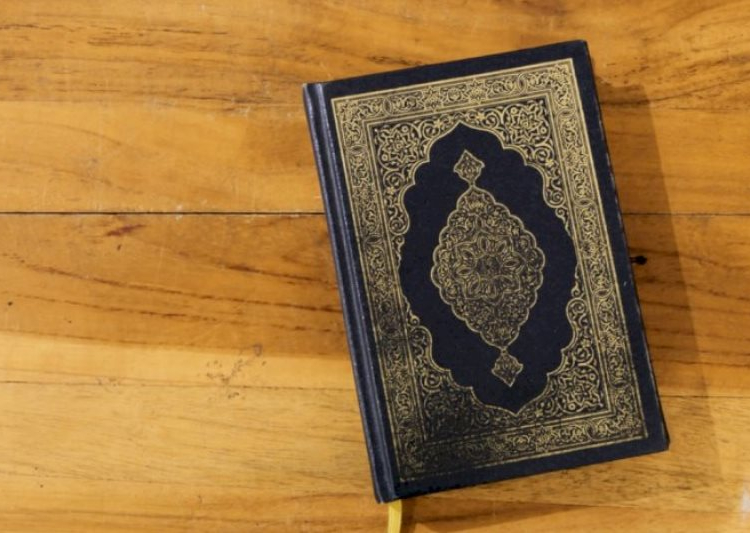 Tokoh Muslim Syiah Cetak Al Quran Sendiri, Hapus 26 Ayat