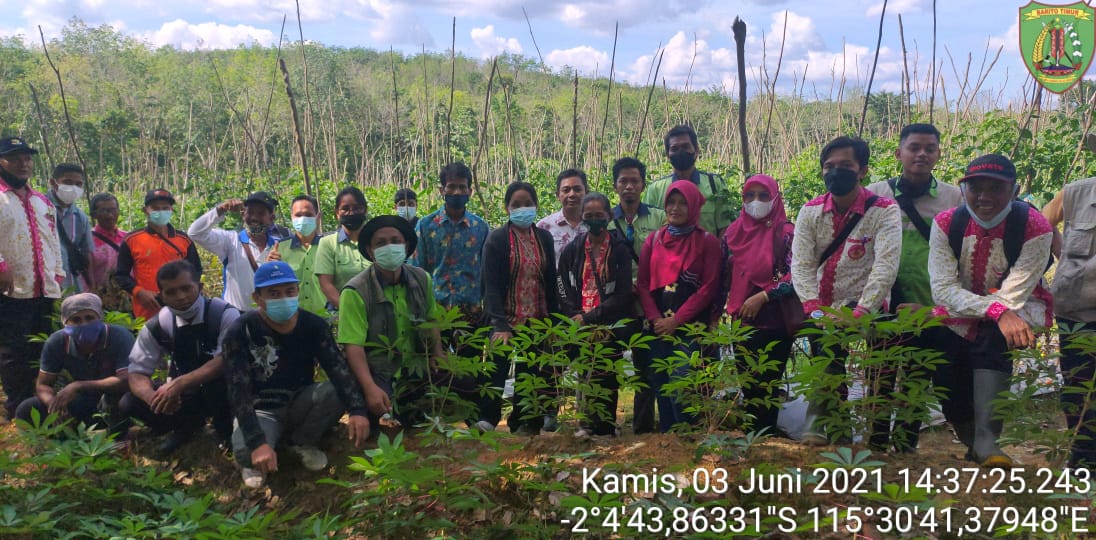 Penyuluh Pertanian Kecamatan Paju Epat Kabupaten Barito Timur, Kalimantan Tengah saat melakukan kaji banding ke Balai Penyuluh Pertanian (BPP) Kembang Kuning Kabupaten Tabalong Kalimantan Selatan