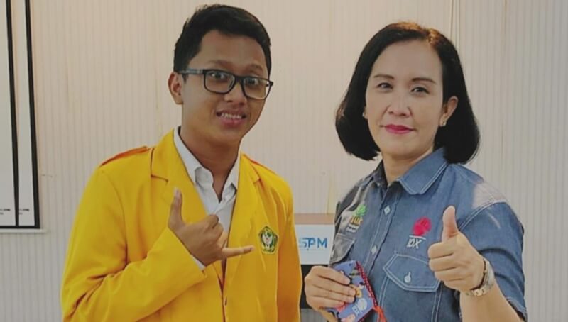 Ketua Panitia ICW, Ferry Timur Ardiansyah bersama Direktur GIBEI UPR, Fitria Husnatarina