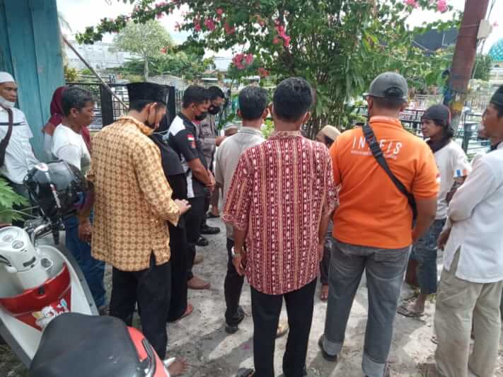 Unit SPKT Polresta Palangka Raya mendatangi lokasi pemakaman 