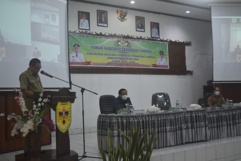 Forum Gabungan Perangkat Daerah tentang Perubahan Rencana Strategis Perangkat Daerah Kabupaten Gunung Mas Tahun 2019-2024 bertempat di Aula Bappedalitbang, Selasa (22/6/2021)