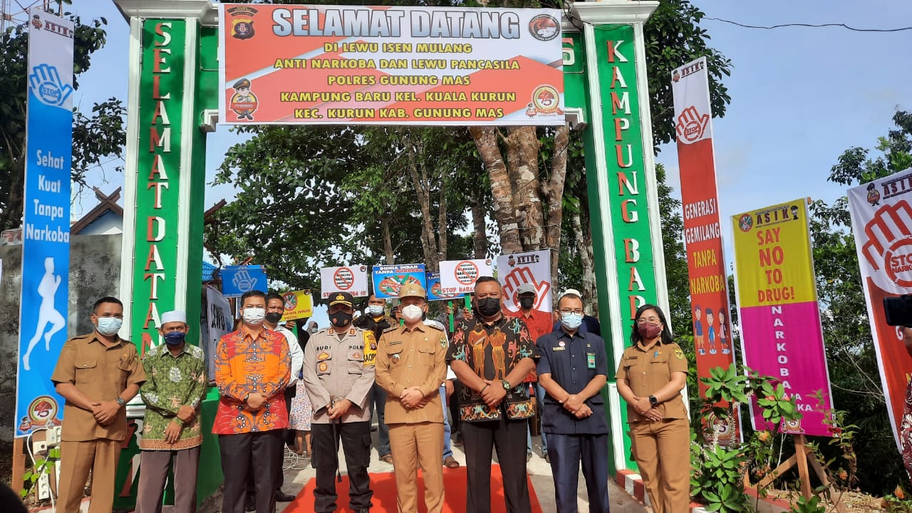 Acara peresmian Lewu Isen Mulang Anti Narkoba dan Lewu Pancasila Polres Gunung Mas Kampung Baru