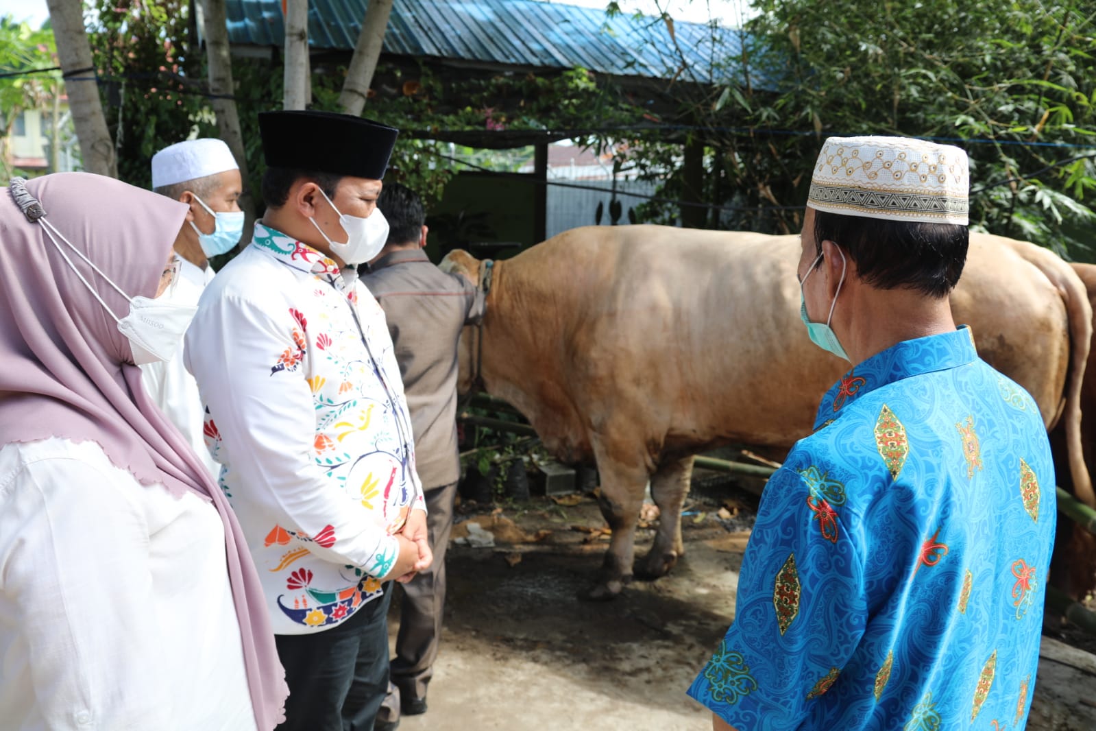 Penyerahan sapi Banpres oleh Wagub H. Edy Pratowo An. Gubernur Kalteng H. Sugianto Sabran di Kapuas