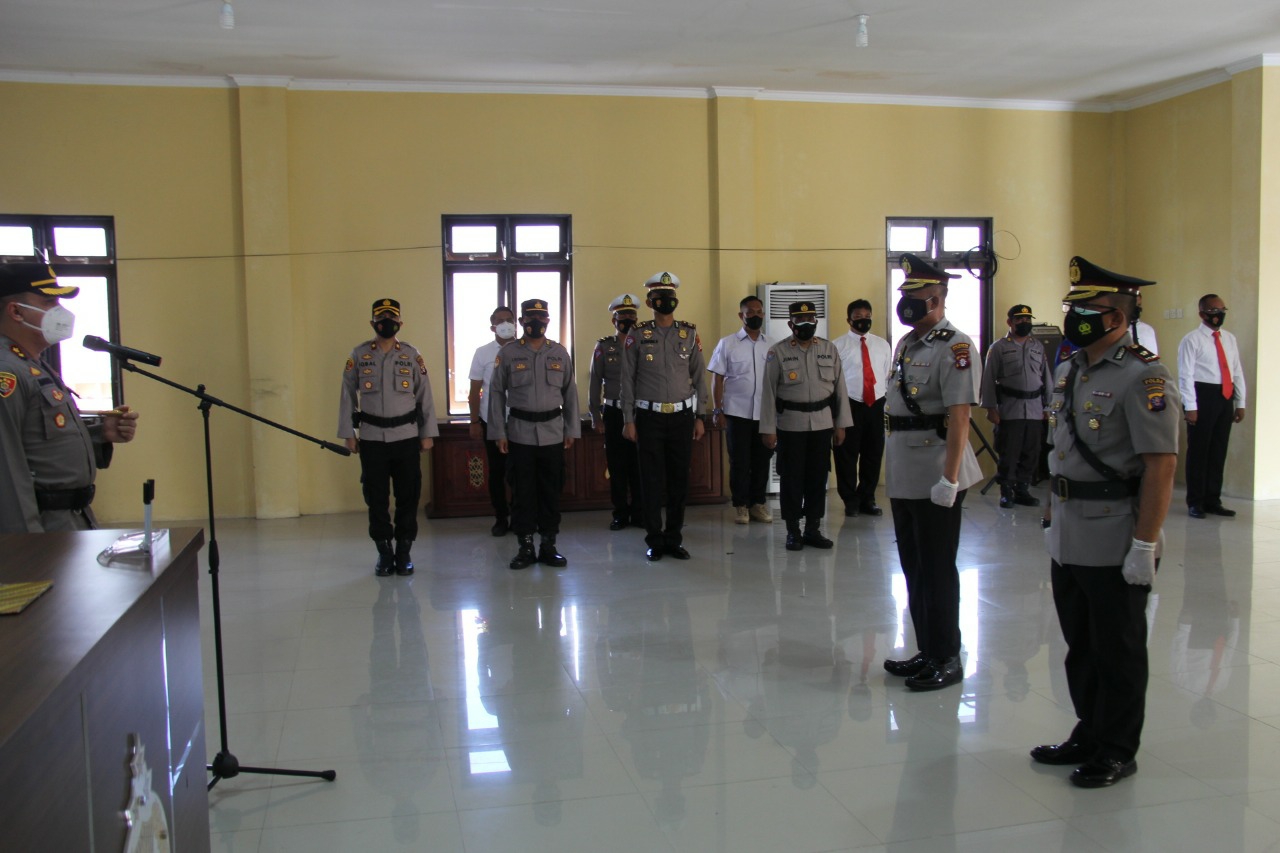 Kapolres Kapuas AKBP Manang Soebeti saat memimpin Sertijab Kabgops Polres Kapuas