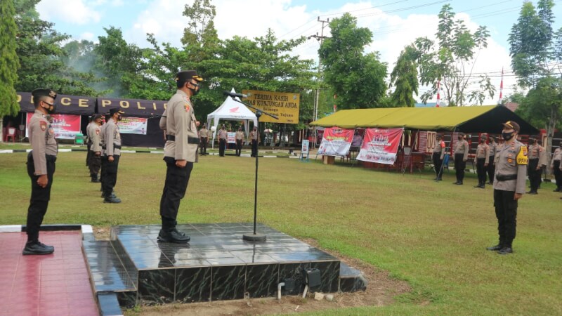 Pelaksanaan upacara Korp Raport Kenaikan Pangkat Personil Polres Barito Timur (Bartim) dan Satbrimobda Polda Kalteng, Rabu (30/6/2021)