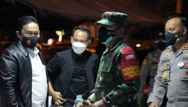 Operasi yustisi Wali Kota dan petugas gabungan TNI Polri