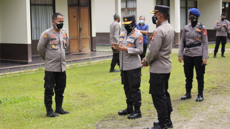 Wakapolda Brigjen Pol Ida Oetari Poernamasasi didampingi Karumkit Bhayangkara meninjau fasilitas Hotel Aman