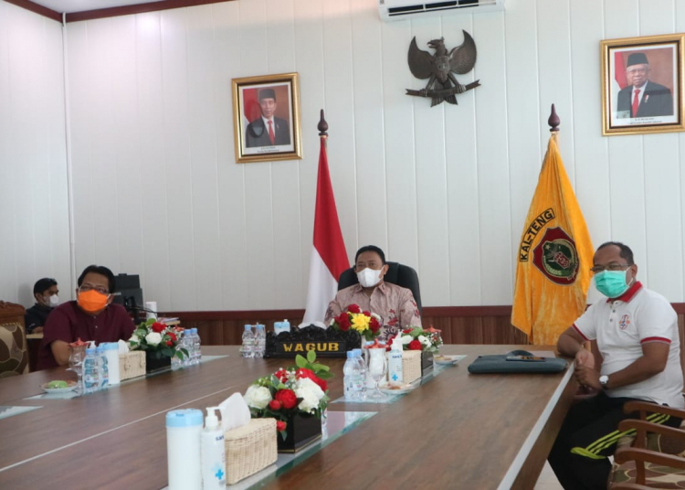 Wakil Gubernur Kalteng, H. Edy Pratowo, saat menghadiri secara virtual Rapat Koordinasi Evaluasi PPKM dan Penanganan Covid-19 di luar Jawa Bali