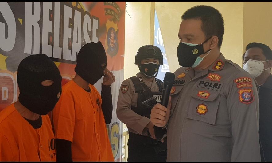 Kapolres Kapuas saat meminta keterangan kepada pelaku kasus perdagangan anak di bawah umur