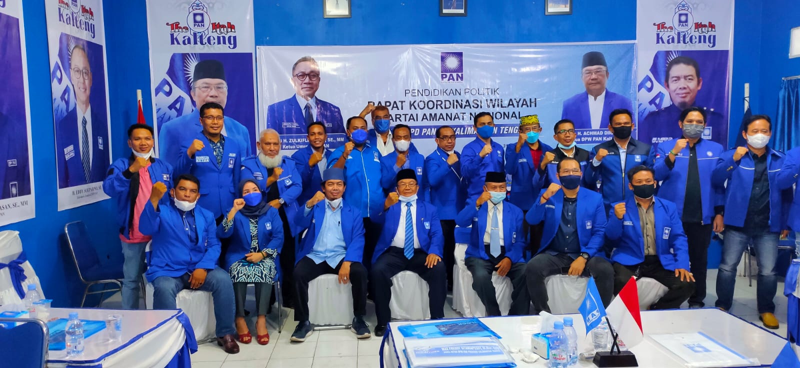 Jajaran pengurus DPW dan DPD PAN se-Kalteng foto bersama usai Rapat Koordinasi di Palangka Raya, Selasa (31/8/2021)