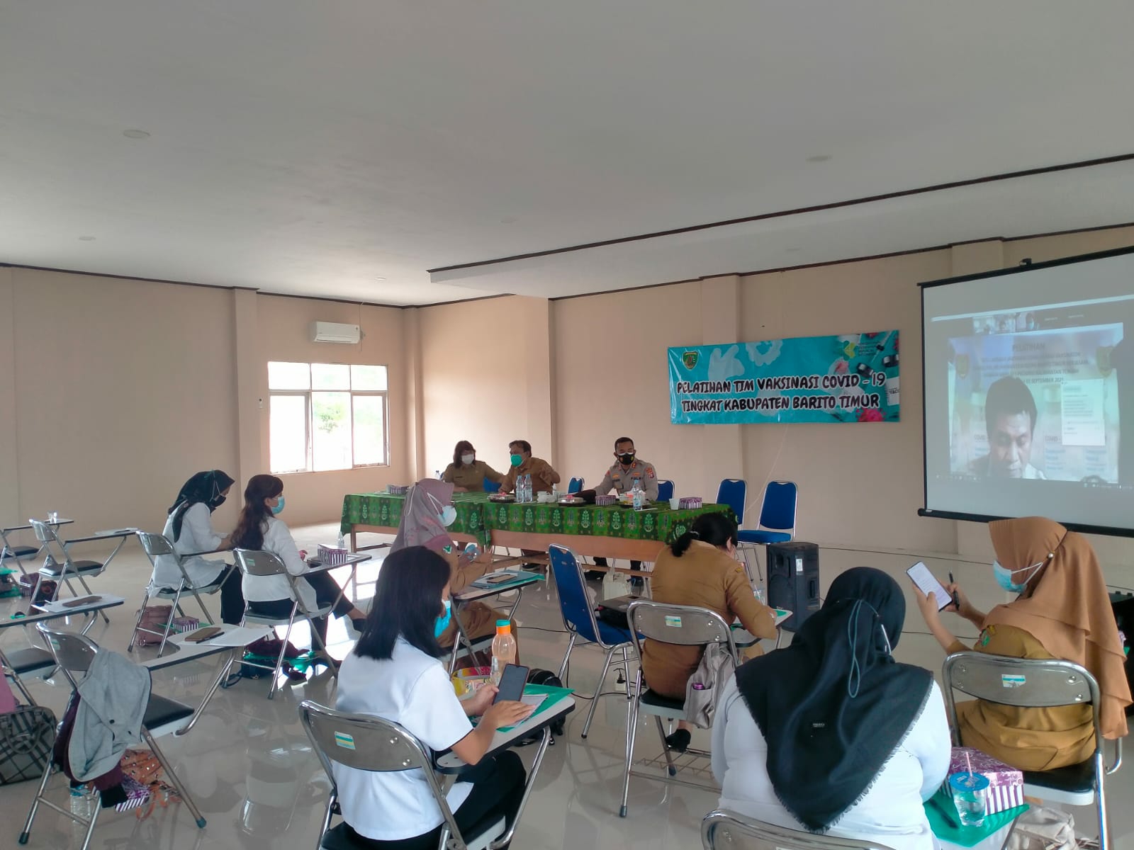 Pelaksanaan Pelatihan Vaksinator Covid-19 di Aula Dinas Kesehatan Barito Timur, Senin (30/8/2021)