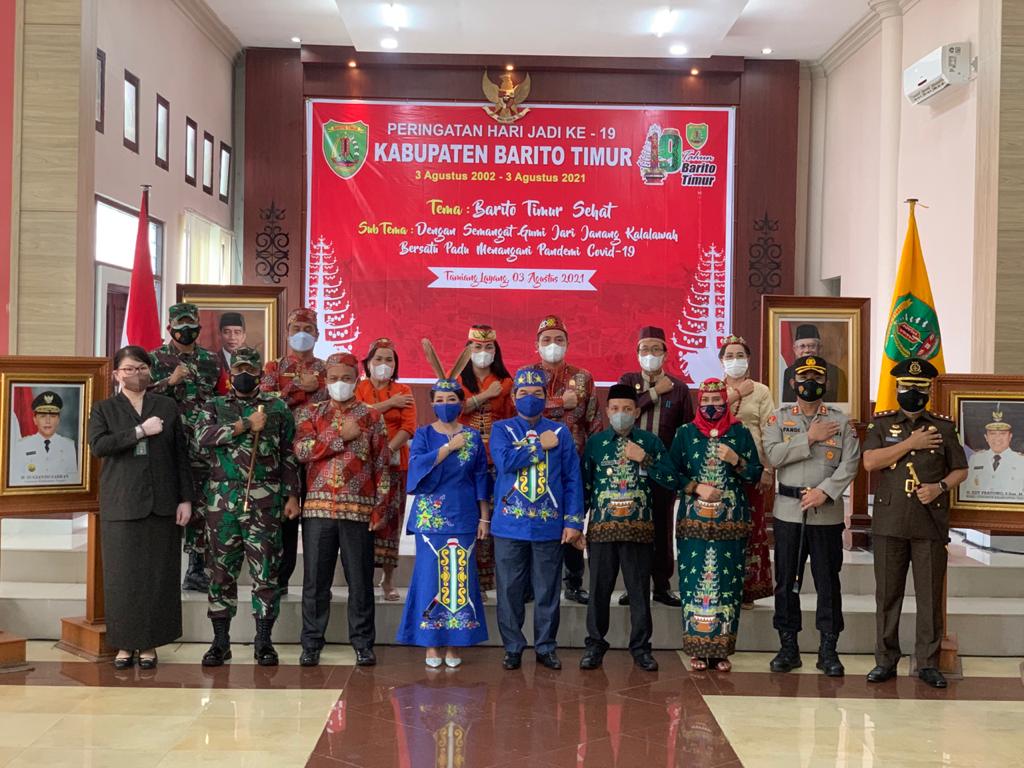 puncak HUT Kabupaten Barito Timur ke-19, yang dilaksanakan secara virtual dari Aula Rujab Bupati Barito TImur, Selasa (3/8/2021)