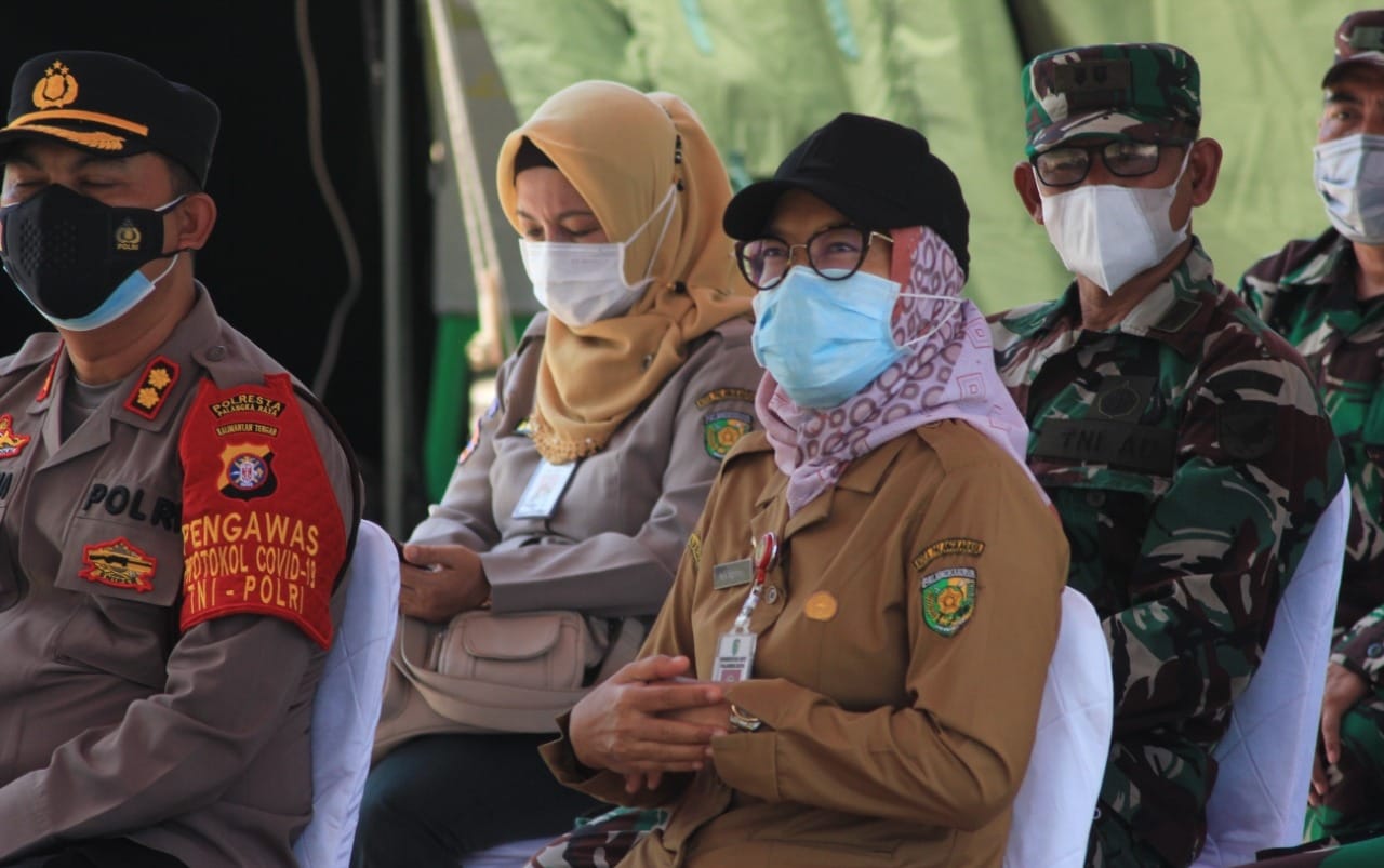 Sekda Palangka Raya, Hera Nugrahayu, saat menghadiri peresmian RS Darurat Covid-19 TNI AD