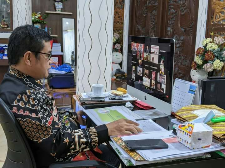 Bupati Barito Timur, Provinsi Kalimantan Tengah, Ampera AY Mebas dalam kegiatan Tor Forum Diskusi Serumpun Kalimantan yang digagas dan diselenggarakan secara virtual oleh Seknas Jokowi Kalimantan Selatan, Sabtu (12/9/2021)