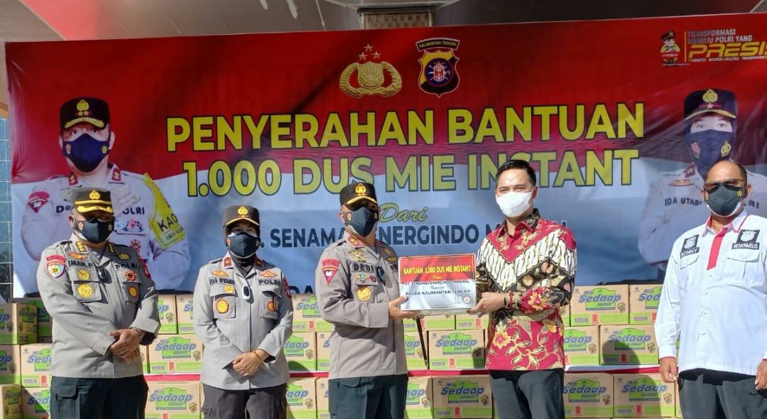 Polda Kalteng menerima 1000 mie instan dari PT. SEM untuk masyarakat 