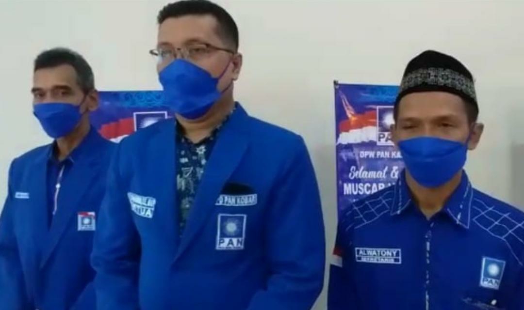 Tuslam Amirudin beserta Ketua dan Sekretaris DPD PAN Kobar