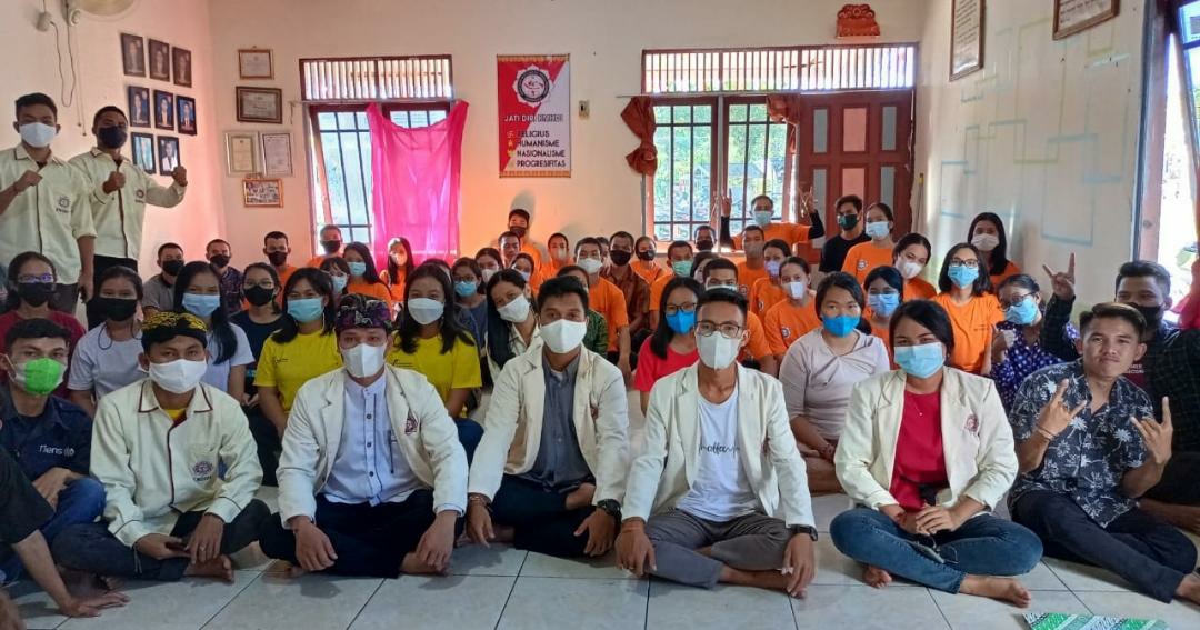 Foto bersama pada Kegiatan MPAB KMHDI Kota Palangka Raya