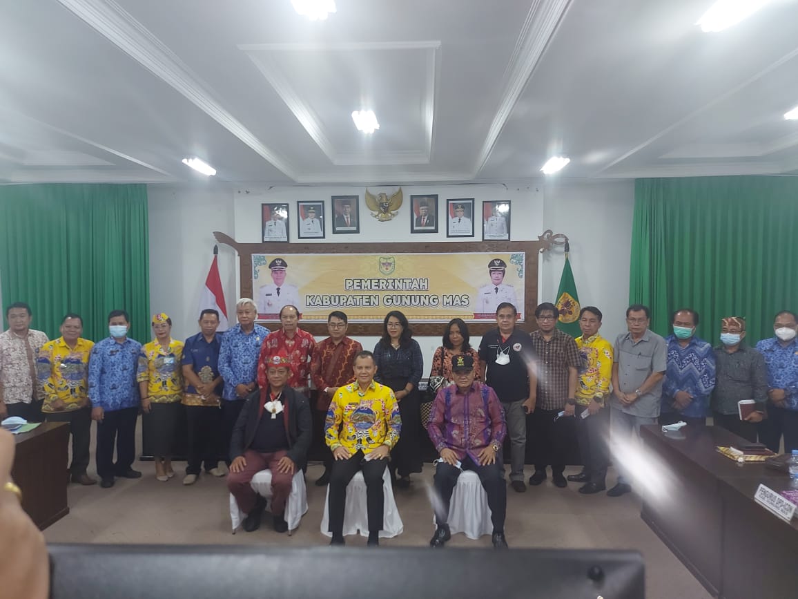 Rapat koordinasi Pemkab Gumas dengan ICDN Provinsi Kalimantan Tengah di ruang rapat lantai 1 kantor Bupati, Kamis (28/10/2021)