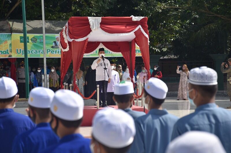 Bupati Kapuas saat menjadi Irup dalam upacara Hari Santri Nasional