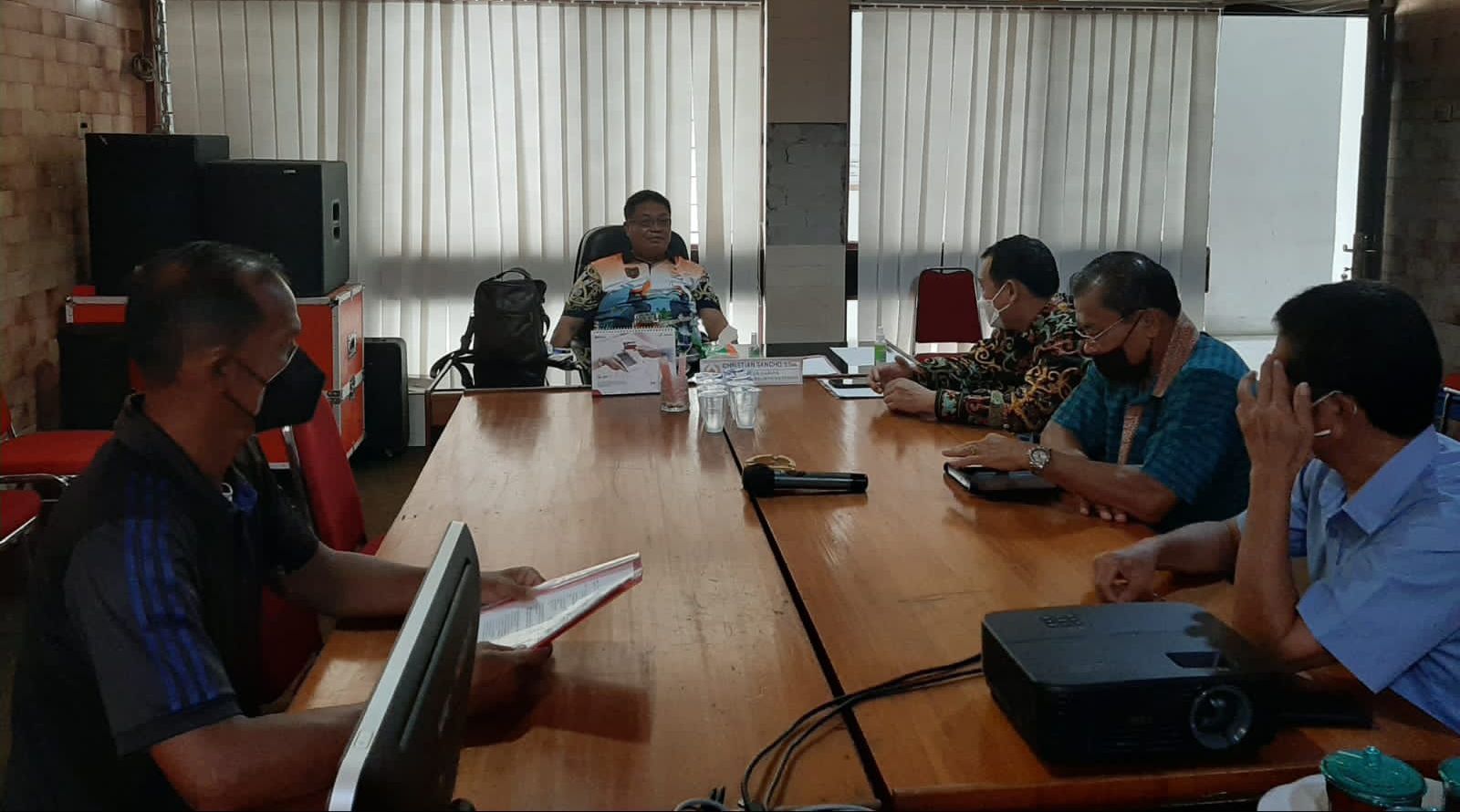 KONI Kalteng saat melakukan rapat awal usai istirahat beberapa hari dari kedatangan mengikuti PON XX di Papua