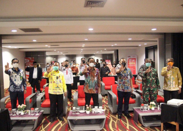 Foto bersama kegiatan KPK RI di Hotel Neo Palma, Palangka Raya