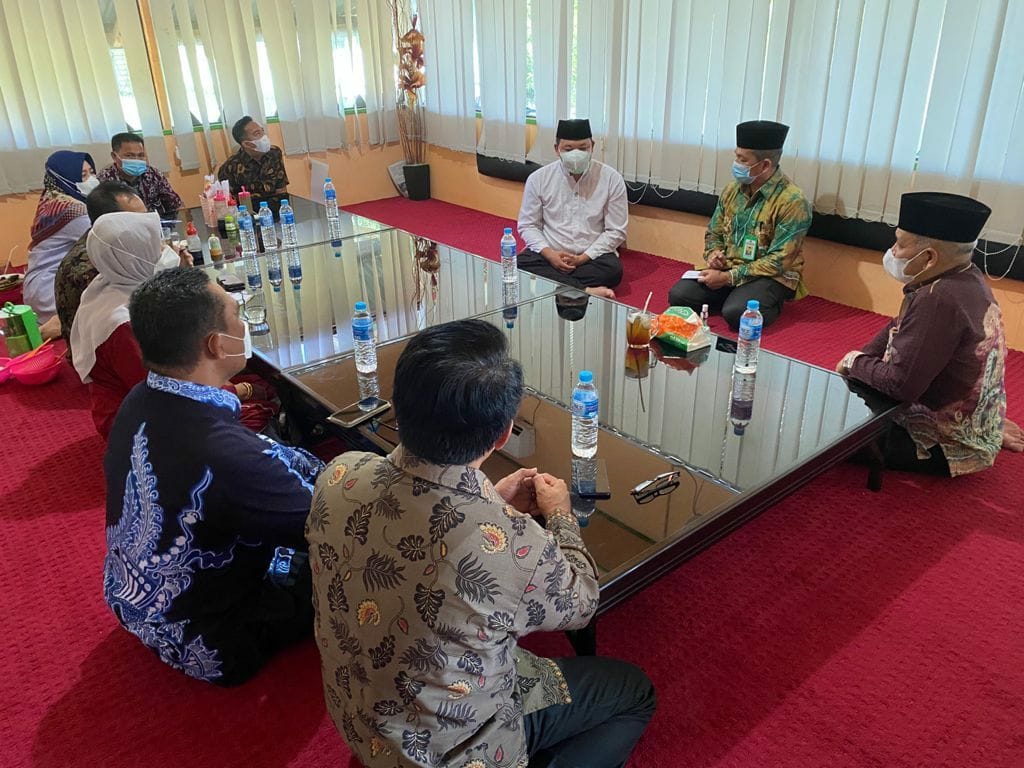 MES Kalteng saat melakukan silaturahim dan kerjasama dengan Kantor Wilayah (Kanwil) Kementerian Agama (Kemenag) Provinsi Kalimantan Tengah pada hari Jum'at (1/10/2021) di rumah makan mama Zaki, Kota Palangka Raya