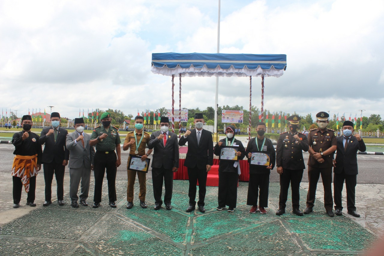 Peringatan Hari Sumpah Pemuda ke-93 di Lapangan Pemda Kabupaten Gunung Mas, Kamis (28/10/2021)