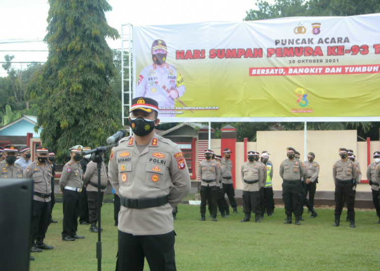 Jajaran Kepolisian Resor (Polres) Barito Timur, bersama sejumlah Organisasi Kepemudaan (OKP) dan Organisasi Masyarakat (Ormas) saat mengikuti Upacara Hari Sumpah Pemuda (HSP) ke-93 yang dilaksanakan Polda Kalimantan Tengah secara virtual, Kamis (28/10/2021)
