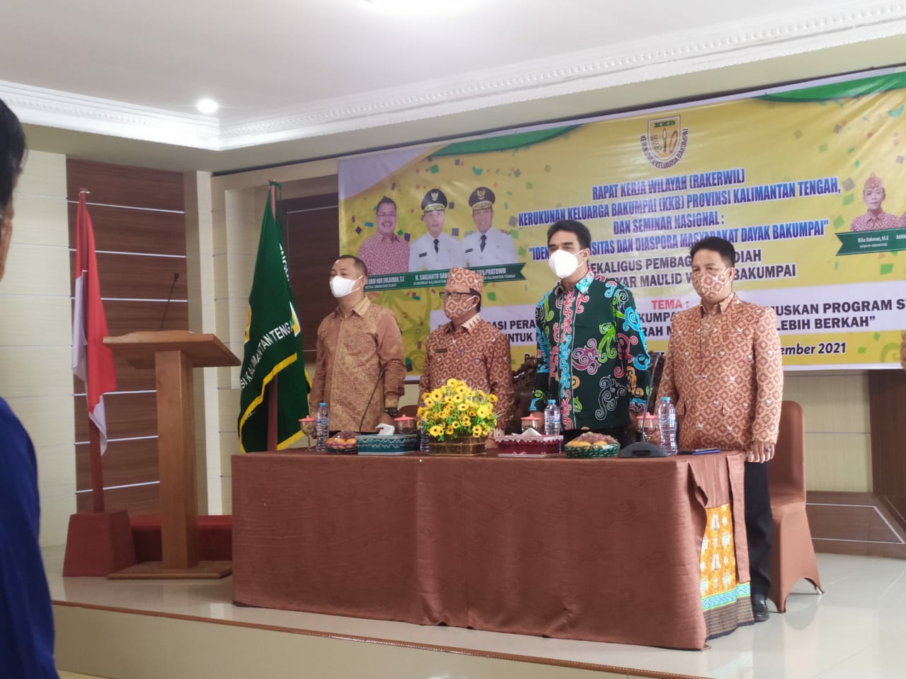 Foto Ketua KKB Provinsi Kalimantan Tengah, Ketua KKB Pusat dan juga Kadis Pemberdayaan Masyarakat dan Desa Prov. Kalteng