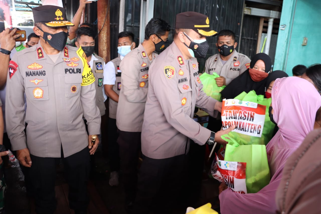 Kapolda Kalteng saat berada di lokasi vaksinasi Covid-19