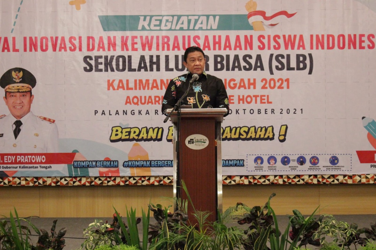 Wakil Gubernur Kalteng, H. Edy Pratowo saat membuka secara resmi Festival Inovasi Kewirausahaan Siswa Indonesia Sekolah Luar Biasa Tingkat Provinsi Kalteng Tahun 2021