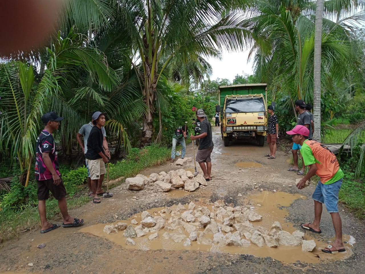 Perbaikan ruas jalan Bambulung – Tuyau