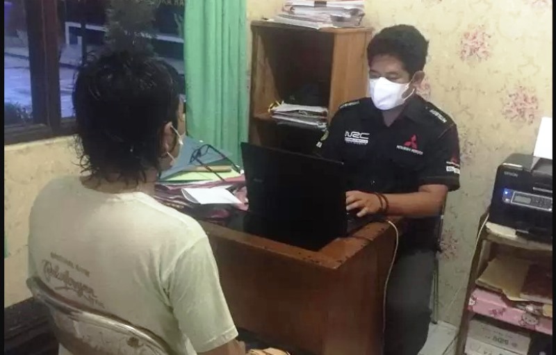 istri polisi selingkuh dengan pedagang buah