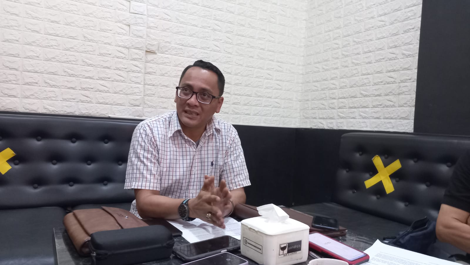 Senior Manager Legal PT. BMB, Rudy Tresna Yudha memberikan keterangan