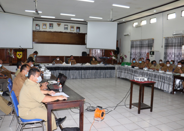 Pelaksanaan rapat hasil penyederhanaan Birokrasi di lingkungan Kabupaten Gunung Mas tahun 2022, di Aula Bappedalitbang, Selasa (11/1/2022)