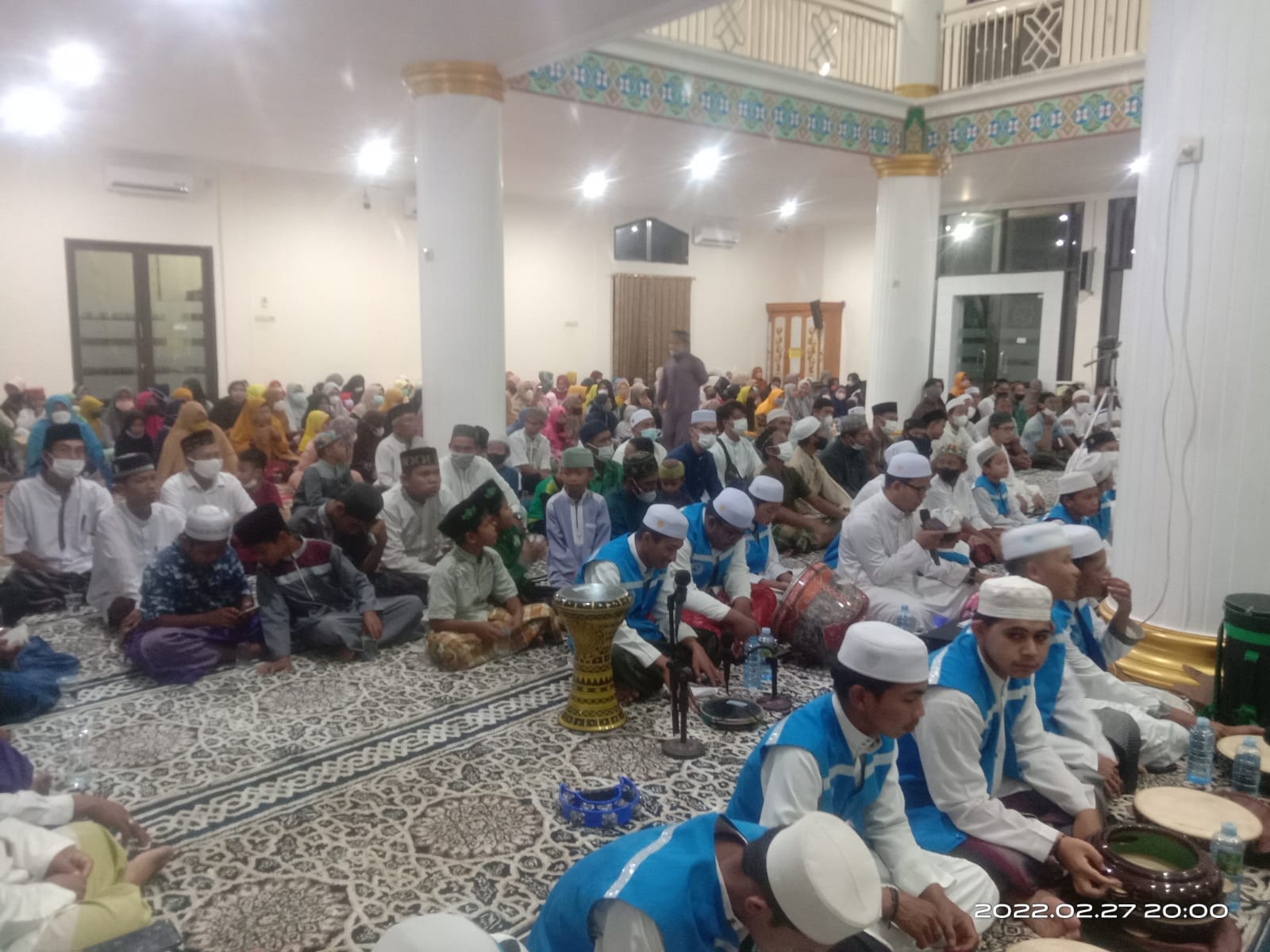 Lebih dari 500 umat Muslim Kasongan dan sekitarnya memenuhi Masjid Raya Al Gufron Jl Tjilik Riwut KM 4, 5 Kasongan, memperingati Isra Mi'raj 1443 H, Ahad (27/2/2022) malam kemarin