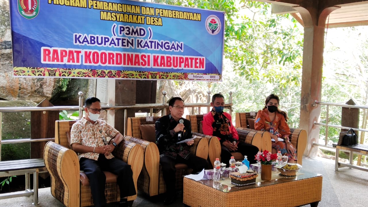 Bupati Katingan Sakariyas saat membuka rapat koordinasi Program Pembangunan dan Pemberdayaan Masyarakat Desa (P3MD) Kabupaten Katingan tahun 2022, di Pondopo Wisata Bukit Batu-Kasongan, Kamis pagi (24/2/2022)