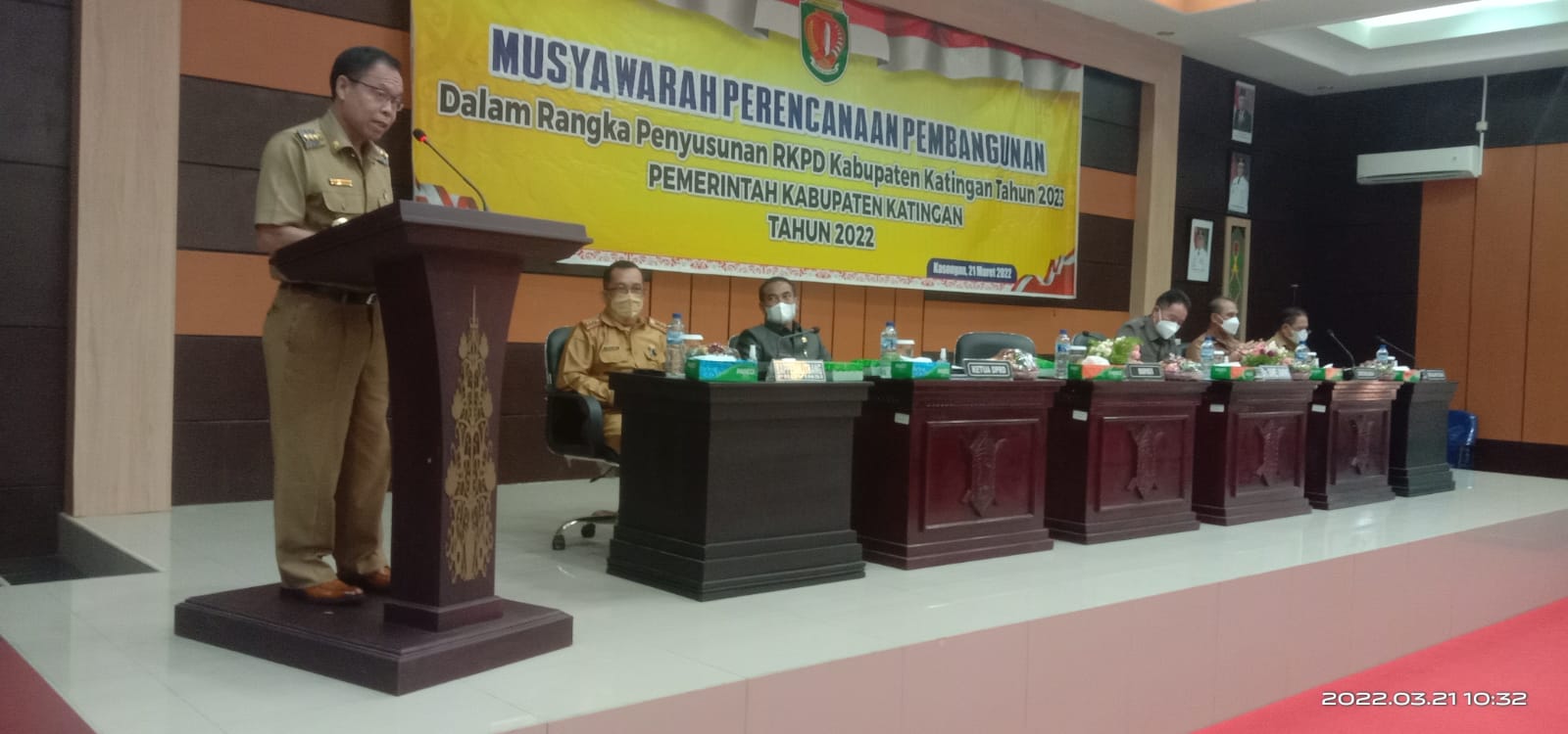 Bupati Katingan Sakariyas, SE saat membuka kegiatan Musrenbang tingkat Kabupaten, Senin pagi (21/3/2022) tadi, di aula kantor Bappelitbang setempat