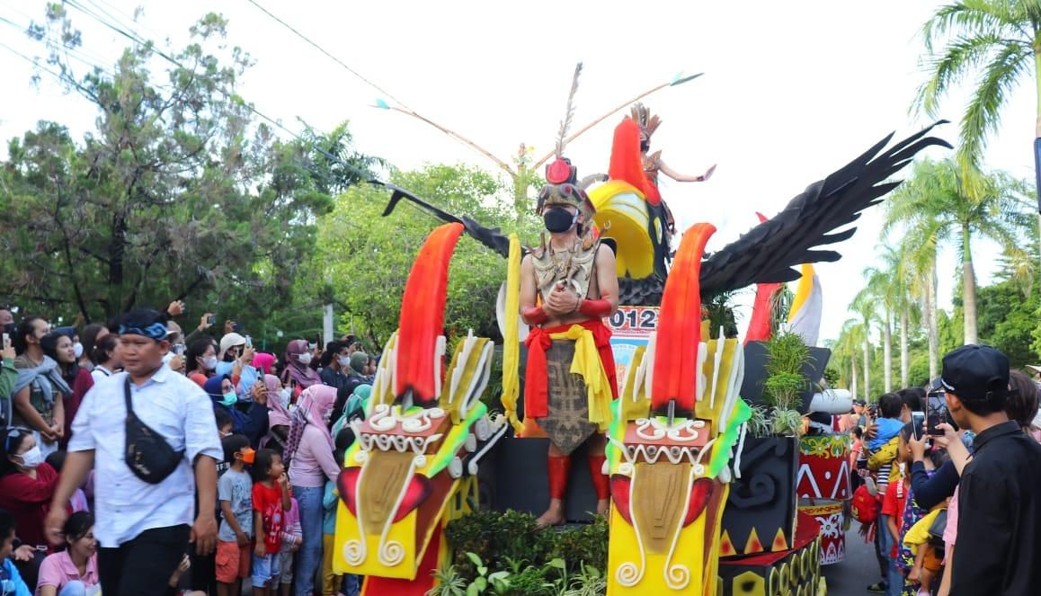 Kontingen Kabupaten Murung Raya saat karnaval budaya, Festival Budaya Isen Mulang (FBIM) 2022 di kota Palangka Raya