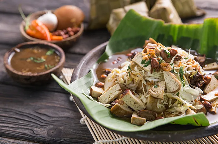 Ini Resep Dan Cara Membuat Kupat Tahu Yang Praktis Di Rumah .jpg