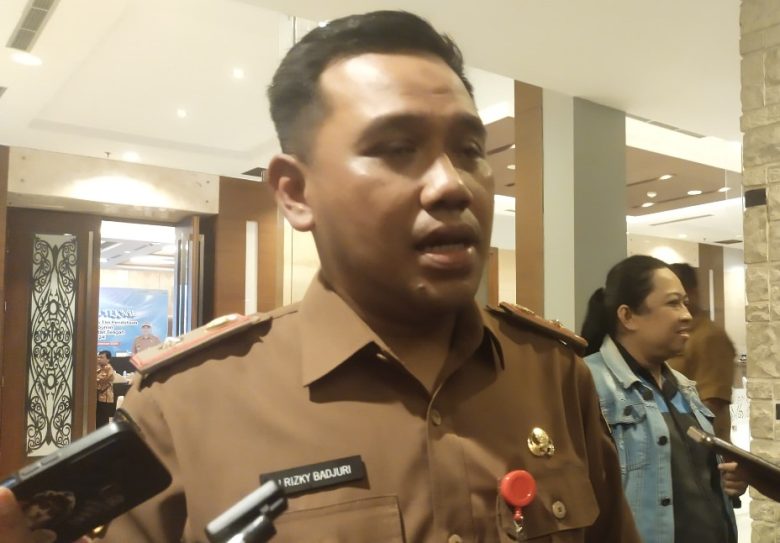 Kepala Dinas Perkebunan (Disbun) Provinsi Kalteng, Rizky R. Badjuri , Kepala Dinas Perkebunan (Disbun) Provinsi Kalteng, Rizky R. Badjuri, menegaskan bahwa STDB mempermudah petani untuk mengakses berbagai program bantuan dari pemerintah yang mendukung pengembangan sektor perkebunan.